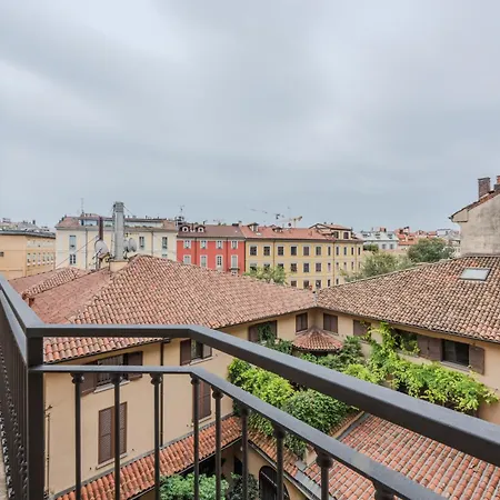 Easytopstay - Porta Garibaldi Antique Charm-2
