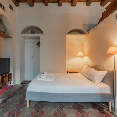 Easytopstay - Porta Garibaldi Antique Charm-3